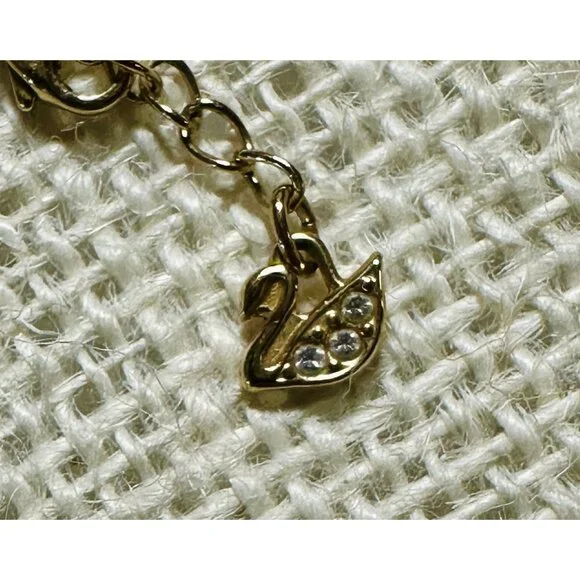 [SOLD] - NWT Swarovski "Exalta" Necklace With Green Crystal Pendant - Authentic - Picture 11 of 11